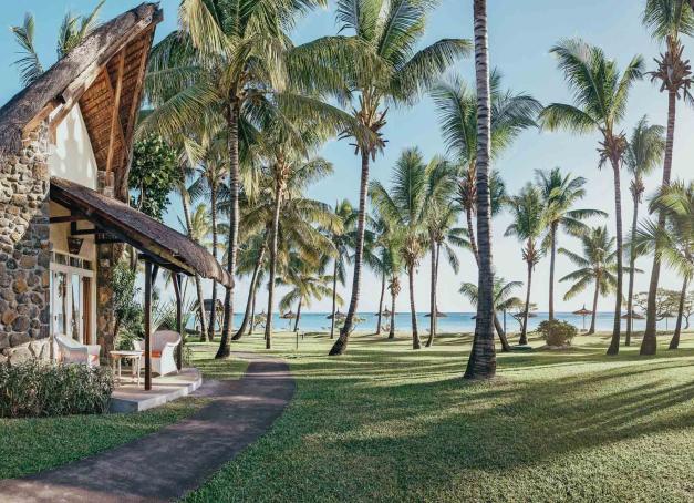 Réputée pour ses plages et son style de vie balnéaire, l’île star de l’océan Indien souffre souvent d’une image plus indolente que sportive. Et pourtant ! Séjourner à l’île Maurice, c’est découvrir un territoire peuplé de sentiers de randonnées, cascades, rivières, mangroves et autres richesses naturelles, qui a de quoi séduire les amateurs de séjour actif. La preuve en 5 suggestions.