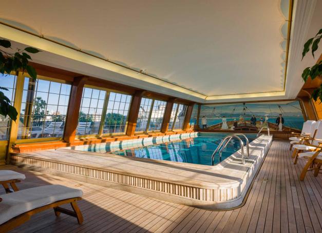 Découvrez notre sélection des plus beaux spas d'hôtels à Paris. Soins d'exception, massages sur mesure et espaces de bien-être : les plus belles adresses de la capitale pour se détendre et se ressourcer.