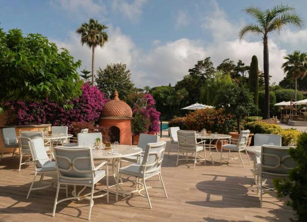 Le chef du Mirazur surprend et ravit ses fans (comme ceux qui ne le connaissent pas encore) en inaugurant une nouvelle table gastronomique, plus accessible, sur la Riviera. Yonder y était le premier jour. 
