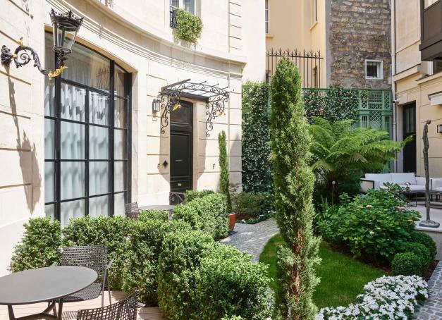 Si vous avez le sentiment d’avoir fait le tour des hôtels parisiens, des 5 étoiles hyper luxe aux hôtels de charme plus intimistes, rendez-vous à Maison Bauchart dès septembre 2025, la nouvelle pépite du groupe Barnes Residences.