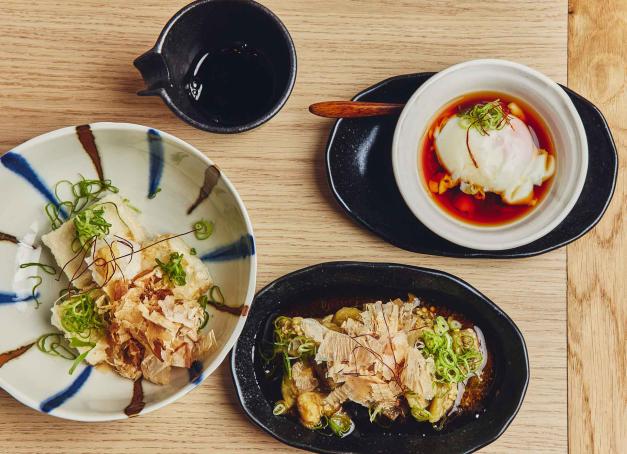 Lassé des sempiternels sushis et yakitoris? Découvrez le restaurant Enni Udon qui popularise à Paris les udons, ces épaisses pâtes blanches à la farine de blé. 