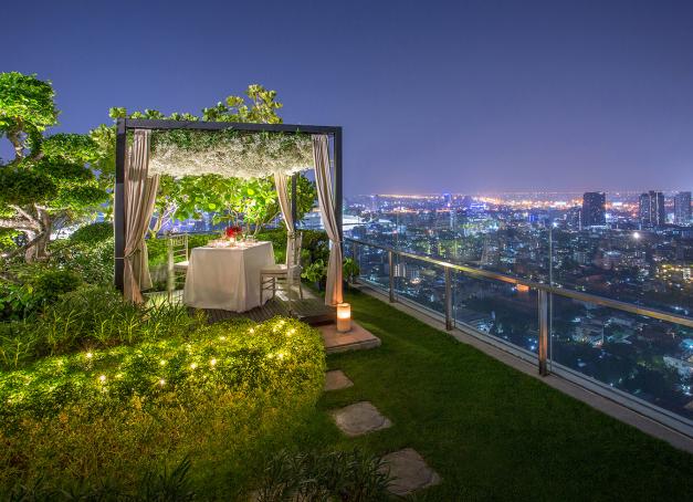 Plus haute piscine de Bangkok, restaurant gastronomique thaïlandais, chambres ultra spacieuses… Le 137 Pillars Suites & Residences Bangkok est un hôtel luxueux et branché offrant des vues panoramiques sur la capitale thaïlandaise.