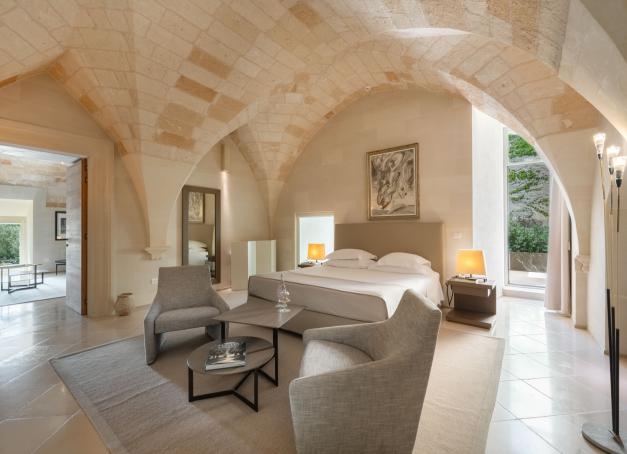 Des masseries confidentielles aux palais historiques de Lecce, notre sélection des plus beaux hôtels des Pouilles pour un séjour d'exception dans le sud de l'Italie.