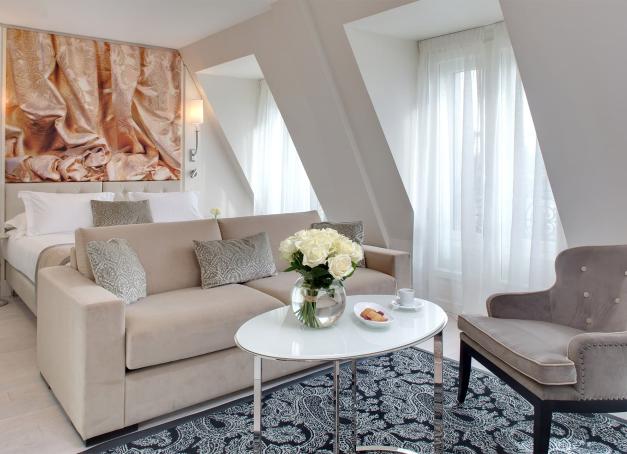 Quels sont les meilleurs hôtels près de la gare Saint-Lazare ? Découvrez les adresses qui nous font vibrer, pour une nuit (ou plus) entre deux trains.  