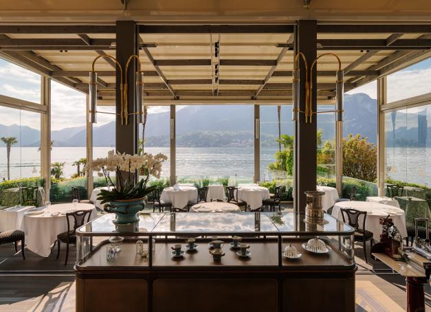 Entre rives escarpées, villas néoclassiques et eaux profondes, le lac de Côme n'est plus simplement l'un des plus beaux décors d'Italie mais aussi une destination gastronomique de premier plan. Voyage gourmand au fil de l'eau à travers notre sélection des 5 meilleurs restaurants du lac de Côme.