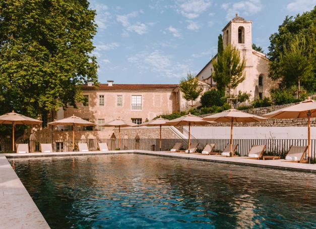 À la tête du restaurant étoilé Le Feuillée et du bistrot Pamparigouste, au Couvent des Minimes, un Hôtel & Spa L'Occitane en Provence, nous avons rencontré le Chef Louis Gachet, MOF qui a déjà tout d'un très grand.