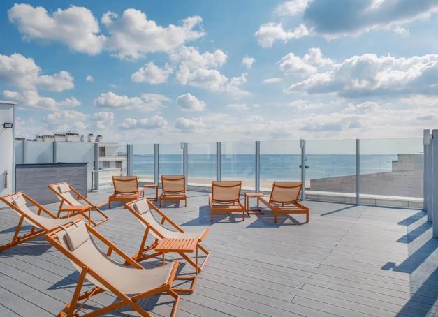 Hôtel de bord de plage, Cœur Marin va ouvrir en mai 2026, et annonce une saison estivale resplendissante. Les réservations sont ouvertes, on vous emmène !