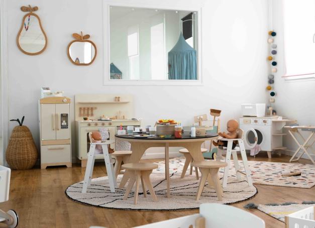 Où emmener ses petits-enfants en vacances ? Nous avons effectué une sélection d’établissements dans des endroits aussi variés que Evian, Deauville ou Megève… pour un séjour en famille pouvant satisfaire petits et grands.