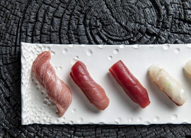 Où trouver les meilleurs sushis de Paris ? Ce met japonais délicat qui nécessite une fraîcheur parfaite se déguste en mode haut de gamme dans plusieurs adresses de la capitale.