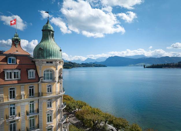 Après le Mandarin Oriental Genève, le groupe hôtelier ouvre sa deuxième adresse en Suisse dans la ville de Lucerne, au bord du lac des Quatre Cantons.

