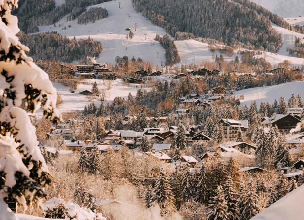 Aux portes du Mont Blanc, Megève demeure depuis plus d’un siècle la plus chic des stations hauts-savoyardes. Ses secrets ? 228 pistes ainsi qu’une offre d’hébergement au raffinement incomparable. Yonder a fait la trace pour vous 