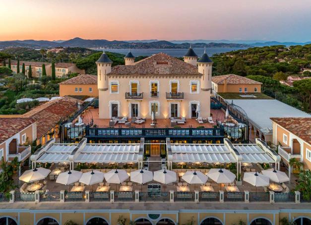 Découvrez notre sélection des plus beaux hôtels 5 étoiles de France : palaces, châteaux, hôtels particuliers, monuments historiques, chalets de luxe et boutique-hôtels confidentiels.
