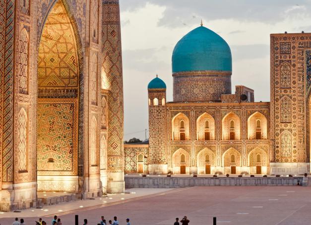 A peine rentré d’une semaine passée en Ouzbékistan, à explorer Samarcande en particulier, nous vous donnons notre avis sur les plus beaux hôtels de la ville, hôtels 5 étoiles de standing international ou hôtels de charme locaux typiques, qu’on a tous visités ou dans lesquels on a au moins dormi une fois. 