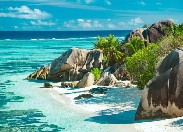Vous recherchez les bonnes adresses des Seychelles, trônant majestueusement en plein cœur de l’Océan Indien. Vous envisagez de visiter les Seychelles autrement et découvrir les beautés et les richesses endémiques d’une destination qui fait le pari d’un tourisme discret. Yonder rentre de 2 semaines sous les tropiques et vous confie les bonnes adresses des Seychelles authentiques, hors des sentiers battus.

