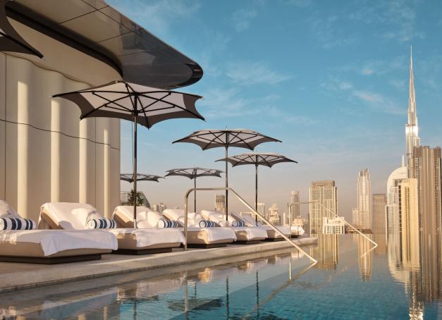 Dubaï, destination privilégiée pour ses plages et son soleil mais aussi… destination bien-être ! Les hôtels 5 étoiles de la cité émiratie se livrent une compétition acharnée pour capter la plus belle clientèle alors que quelques adresses révèlent des pépites de spas secrets et intimistes. L'offre spa à Dubaï est déterminante, alliant héritage oriental, véritable savoir-faire et installations parfois somptueuses qui comptent parmi les plus beaux spas au monde. Testées pour vous, nos meilleures adresses.

