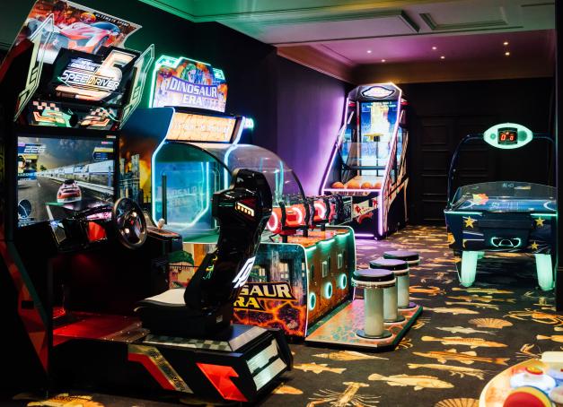 Comment amuser enfants et ados sans quitter l’hôtel ? Le Normandy inaugure son Gaming Club.