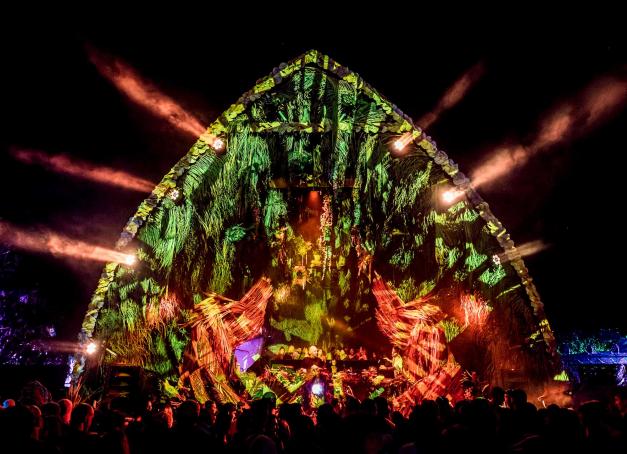La quatrième édition du SXM Festival se déroulera du 11 au 15 mars prochain sur l’île de Saint-Martin. Le « plus beau festival du monde » promet une nouvelle fois d’être l’événement dédié aux musiques électroniques le plus excitant du printemps.
