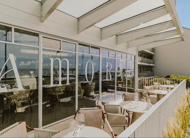 Nouvelle adresse de Radisson Individuals à La Baule: 43 chambres face à l’océan, spa intimiste de 140 m² et espaces de vie ouverts aux voyageurs comme aux habitants.
