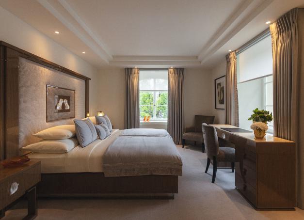 Quatrième opus de la collection Lalique, la Villa Florhof un boutique-hôtel, inauguré en août 2026, s’est installée au cœur de Zurich dans une demeure classée du XVe siècle.  
