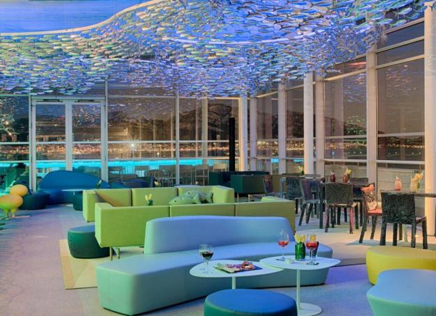 Le nhow Marseille, membre de Minor Hotels, introduit Dans le Noir?, concept de dîners servis dans l’obscurité totale, nouvelle proposition lifestyle pour voyageurs et locaux.