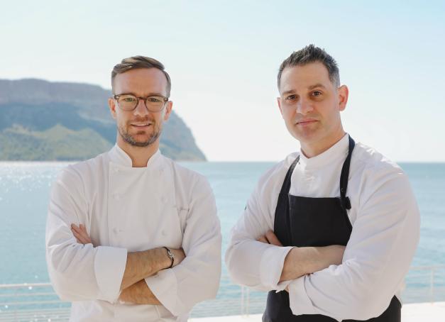 À Cassis, la table gastronomique des Roches Blanches ouvre un nouveau chapitre avec une carte méditerranéenne portée par Alessandro Guardiani et Kevin Raynal.