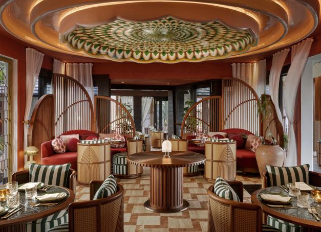 Repensé lors de la vaste transformation du Four Seasons Resort Mauritius at Anahita, Angara fait du tandoor le cœur battant d'une expérience indienne contemporaine. Braises, épices, rituel du chaï et festins à partager : face au lagon, la table célèbre l'héritage indien de l'île avec panache.