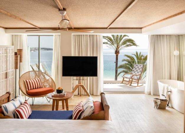 Rafael Nadal et Meliá Hotels annoncent l'ouverture imminente du tout premier hôtel ZEL à Palma Nova, sur l'île espagnole de Majorque. Cette nouvelle marque d'hôtels lifestyle s'inspire de l'art de vivre méditerranéen et promet une expérience unique, alliant design, gastronomie et bien-être au cœur d'une nature exceptionnelle.