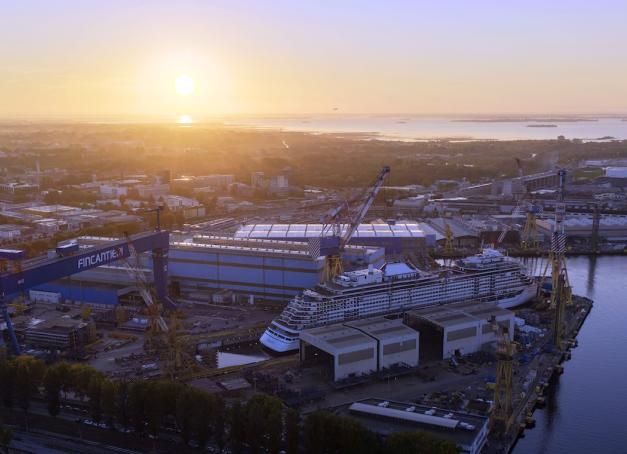 Oceania Sonata, premier navire de la nouvelle Sonata Class, vient d’être mis à l’eau chez Fincantieri à Marghera. 695 cabines, 13 restaurants et des suites inédites avant une entrée en service en août 2027.