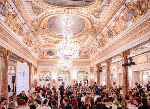 Le 23 mars dernier, LA LISTE a célébré la gastronomie méditerranéenne lors d'un événement exclusif à Monaco. Elle a dévoilé ses prix spéciaux en présence de S.A.S le Prince Albert II, avant un dîner de gala en l'honneur des 35 ans d'Alain Ducasse à la tête du Louis XV. Magique. 