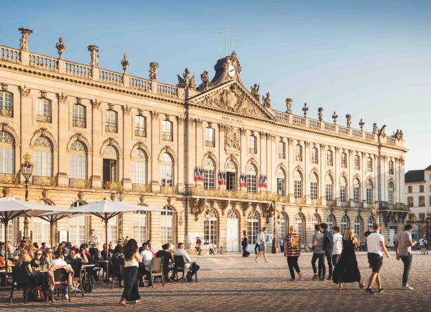 Le prénom comme passeport : quand l'Office de tourisme de Nancy instrumentalise une coïncidence homonymique pour attirer les visiteuses nord-américaines.