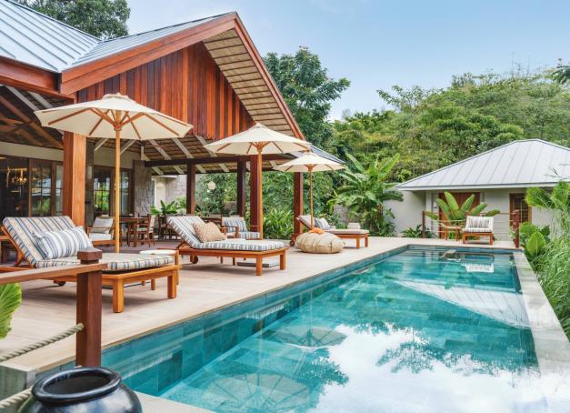 Cet automne, Michel Reybier pose six villas sur la côte nord-est de Praslin, aux Seychelles. Pas de grand restaurant, pas de spa, et c’est tout l’intérêt : une plage de sable blanc, un chef privé et l’océan Indien. That's all.