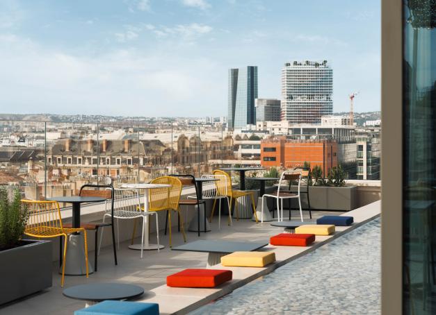 La marque lifestyle d’IHG Hotels & Resorts inaugure le Ruby Lilou, 237 chambres dans le quartier de La Joliette. 