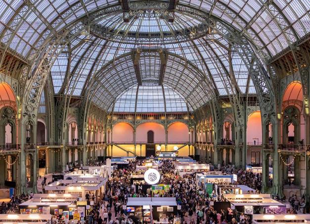 Du 21 au 24 mai 2026, Taste of Paris investit de nouveau la nef du Grand Palais pour une 10e édition. Pendant quatre jours, chefs étoilés, jeunes talents et artisans passionnés se retrouvent autour de dégustations, pop-up restaurants, masterclasses, rencontres et concerts live, dans une ambiance conviviale devenue incontournable pour les amateurs de gastronomie.