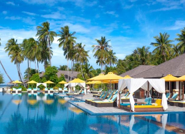 Atmosphere Kanifushi organise du 12 au 14 novembre 2026 la deuxième édition du Bottega Gala Gold, un rendez-vous gourmet et œnologique avec dîners accords mets-vins, dégustations et gala face à l’océan.