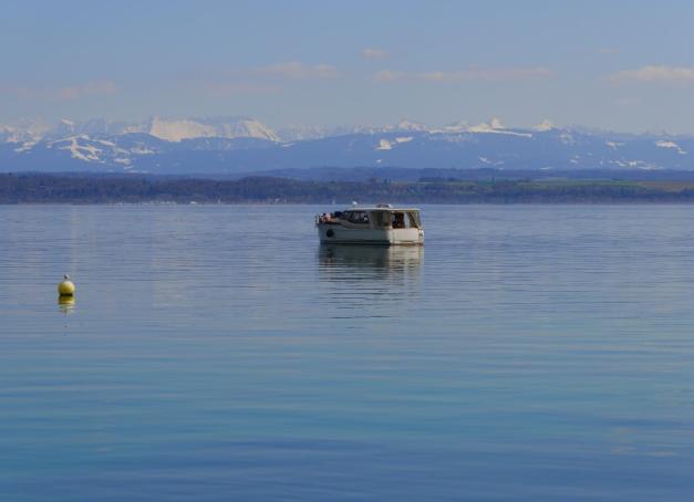 Nouvelle table au bord du lac de Neuchâtel : Maison Rivia a ouvert le 20 juillet 2026 au sein du nouvel Hôtel Pattus, entre cuisine de partage méditerranéenne, produits du lac et grande terrasse les pieds dans l’eau.