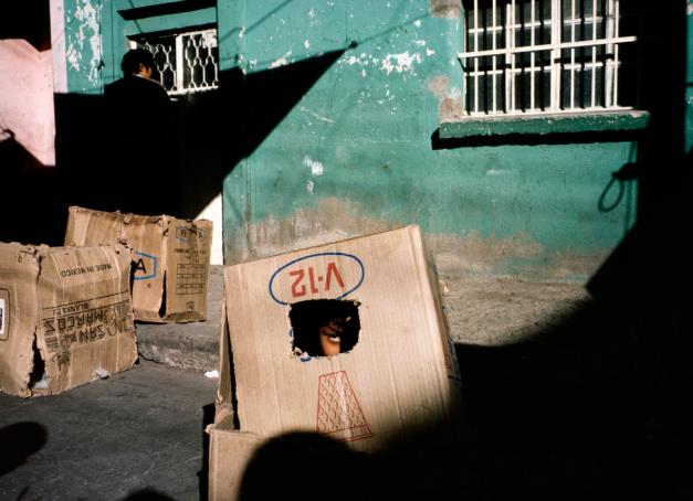 Nous inaugurons cette rubrique consacrée à la photographie par une interview d’Alex Webb, photographe de l'agence Magnum, qui a récemment publié <i>La Calle</i>, aboutissement de 30 ans de photographie au Mexique.