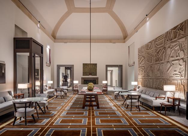 Après Rome et Florence, le Portrait s'invite à Milan. Nous avons eu la chance de tester cette prestigieuse adresse peu après son inauguration en fin d'année dernière. Abrité dans un ancien séminaire, c'est certainement le projet hôtelier le plus ambitieux de la famille Ferragamo.